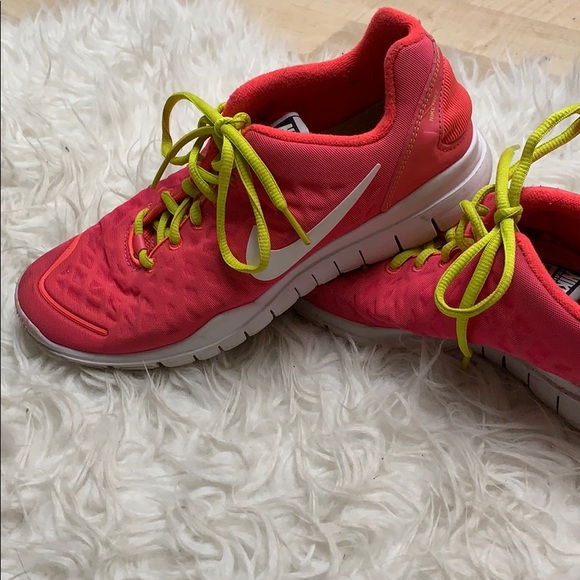 NIKE - Pink Free TR Fit - Picture 3 of 5